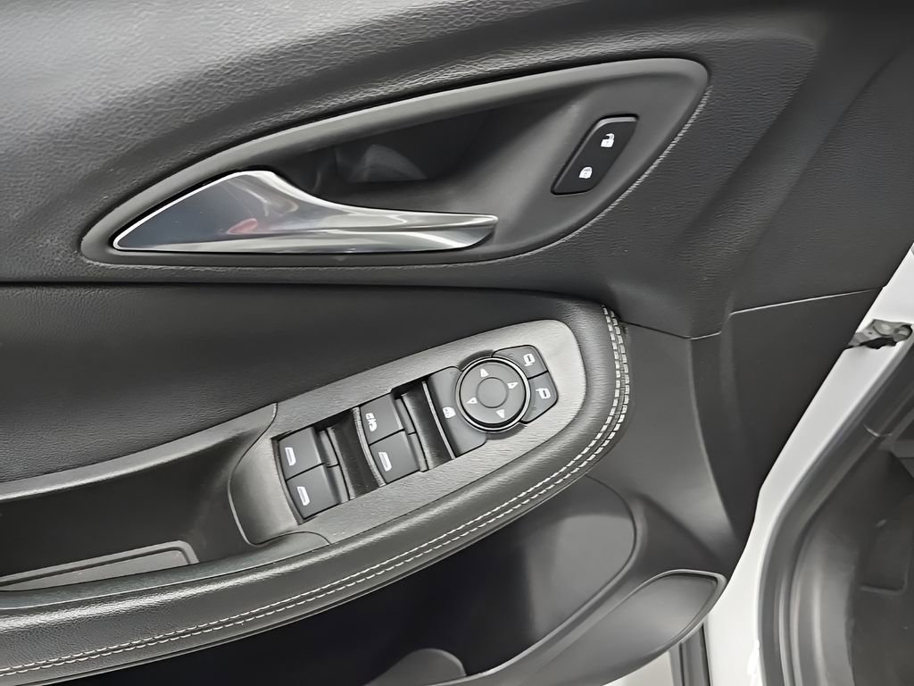 Used 2025 Buick Encore GX Preferred FWD image 10