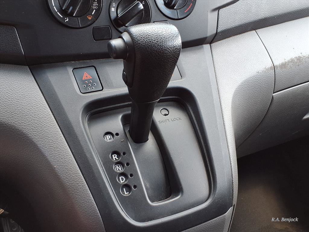 Used 2017 Nissan NV200 S image 17