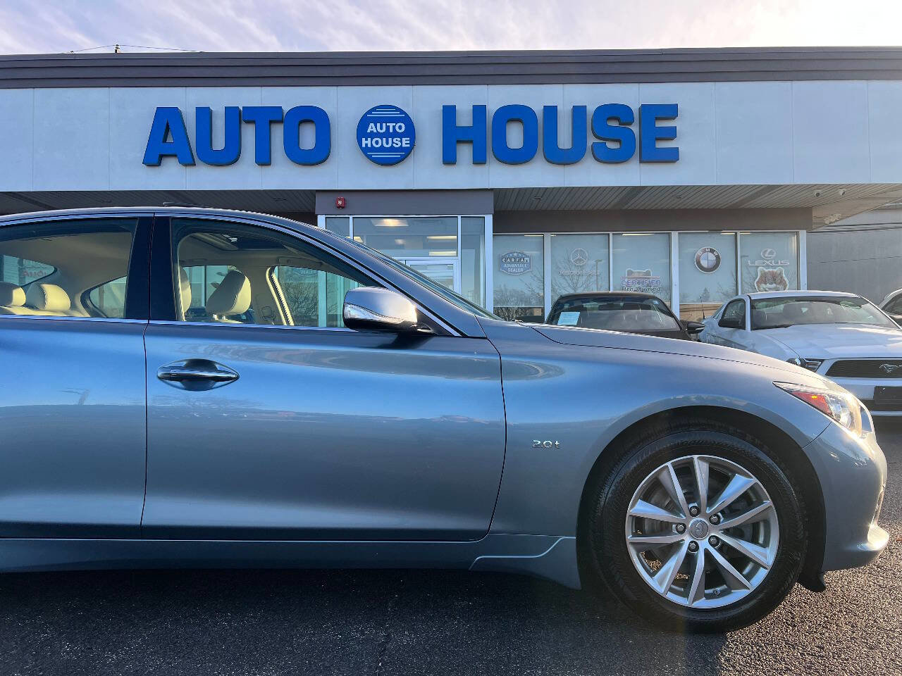 Used 2017 INFINITI Q50 Premium w/ 2.0T Premium Plus Package image 40