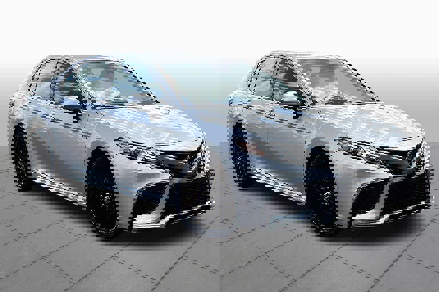 Used 2024 Toyota Camry XSE FWD image 3