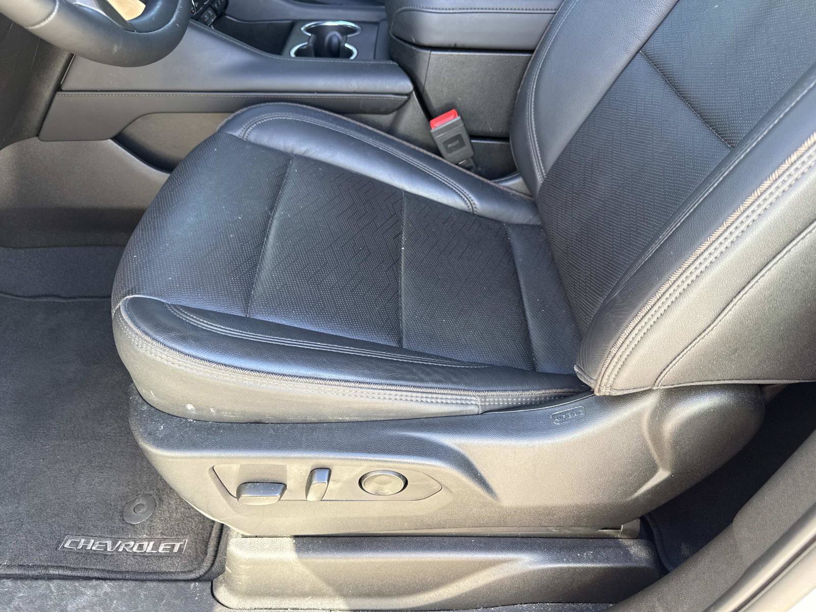 Used 2024 Chevrolet Suburban High Country AWD/4WD image 20