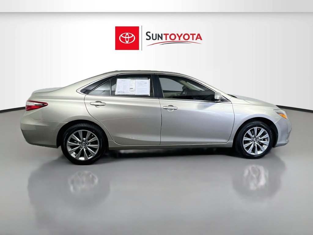 Used 2017 Toyota Camry XLE FWD image 2