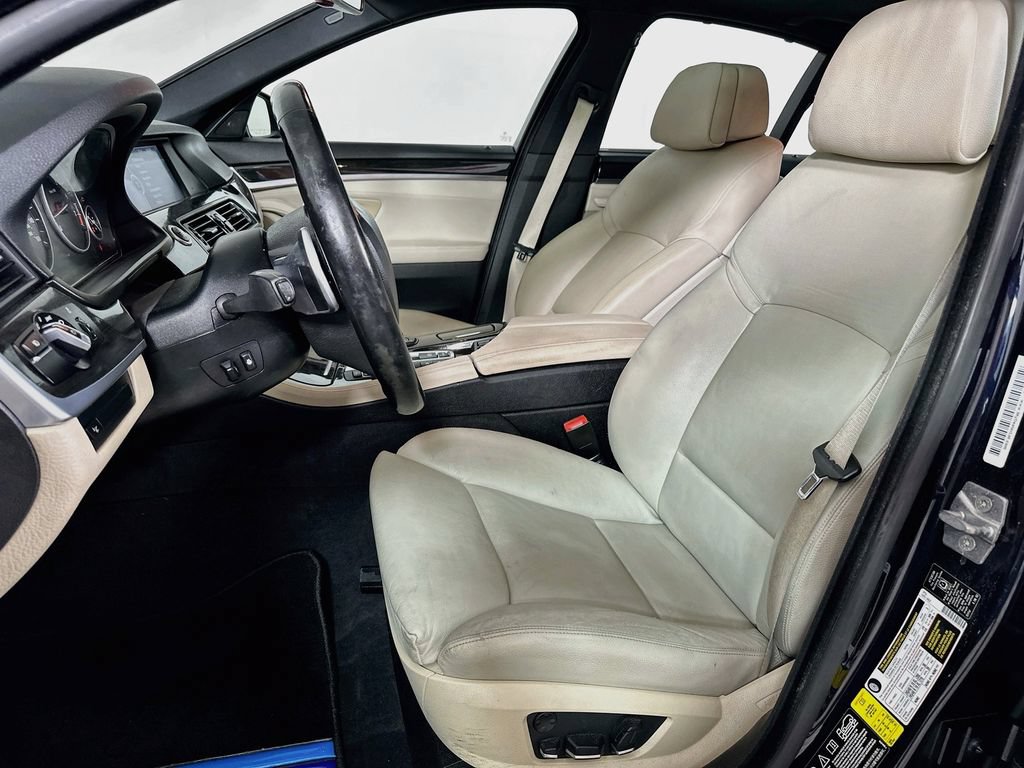 Used 2011 BMW 550i xDrive Sedan AWD/4WD image 8