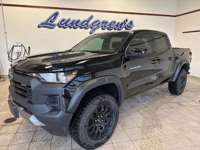 Used 2024 Chevrolet Colorado Trail Boss w/ Technology Package AWD/4WD image 1