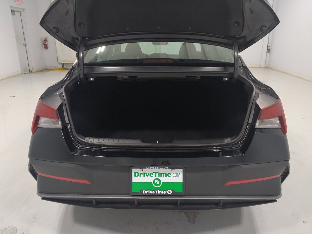 Used 2025 Hyundai Elantra SE FWD image 29