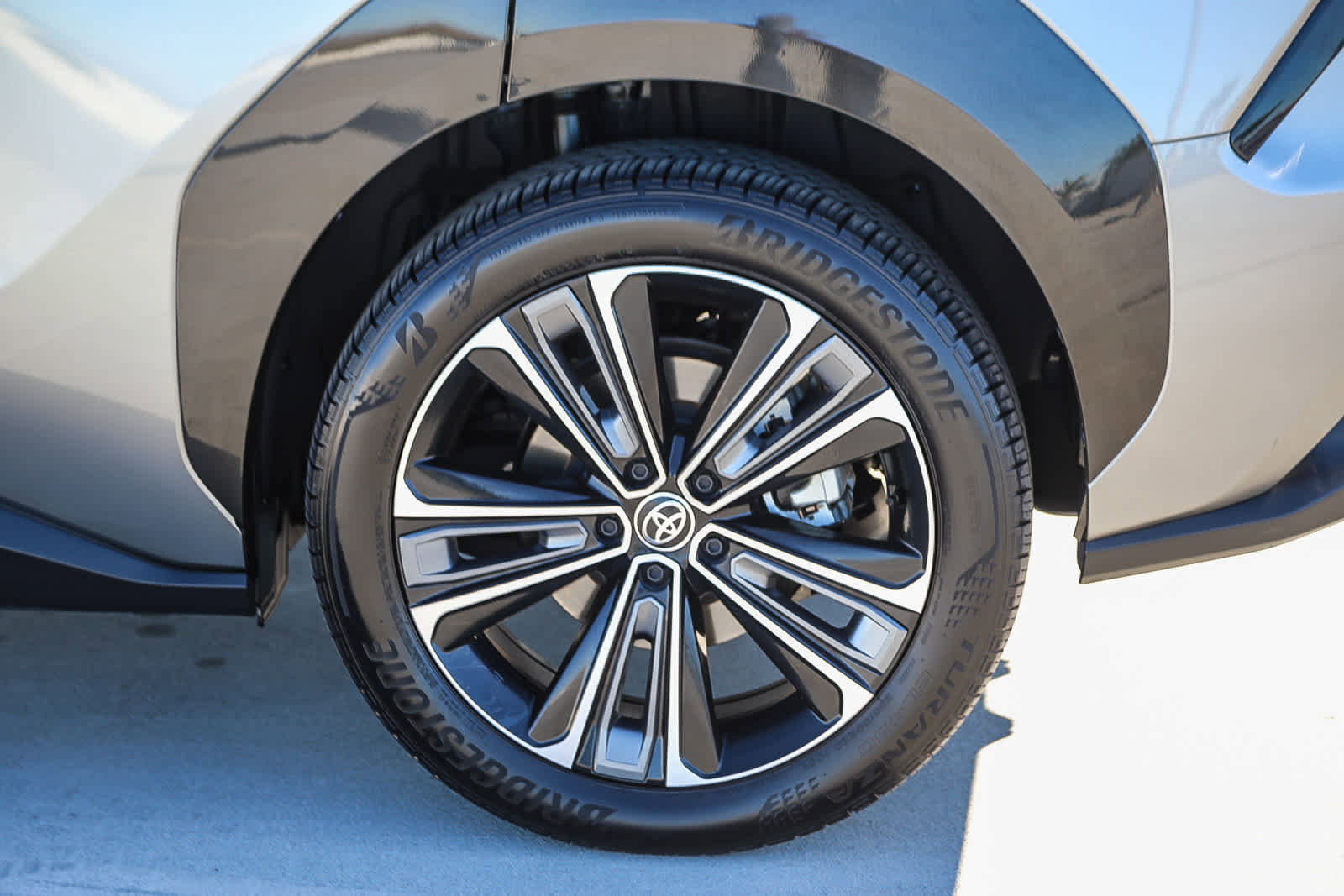 Used 2023 Toyota bZ4X Limited image 11