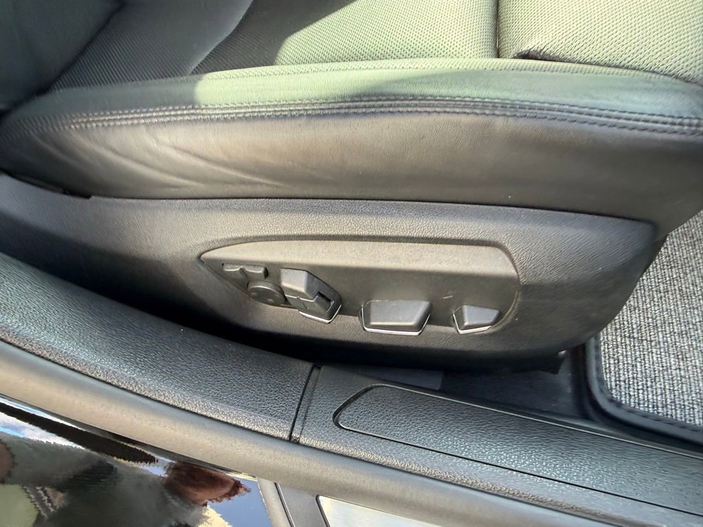 Used 2013 BMW 750Li image 46