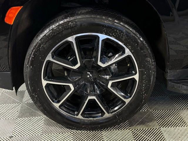 Used 2024 Chevrolet Tahoe RST w/ Luxury Package AWD/4WD image 7