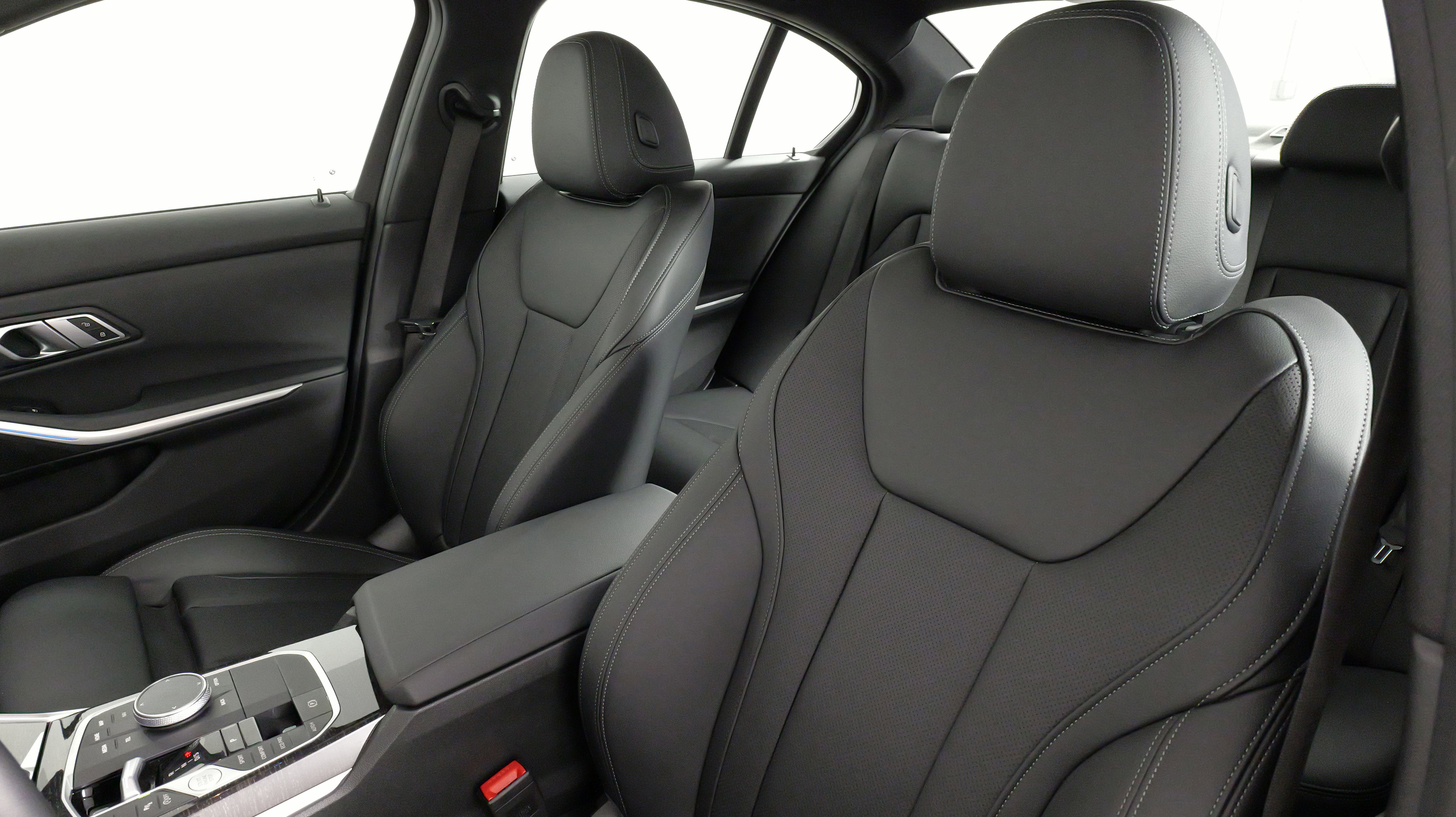 Used 2023 BMW 330i xDrive Sedan w/ Driving Assistance Package image 28