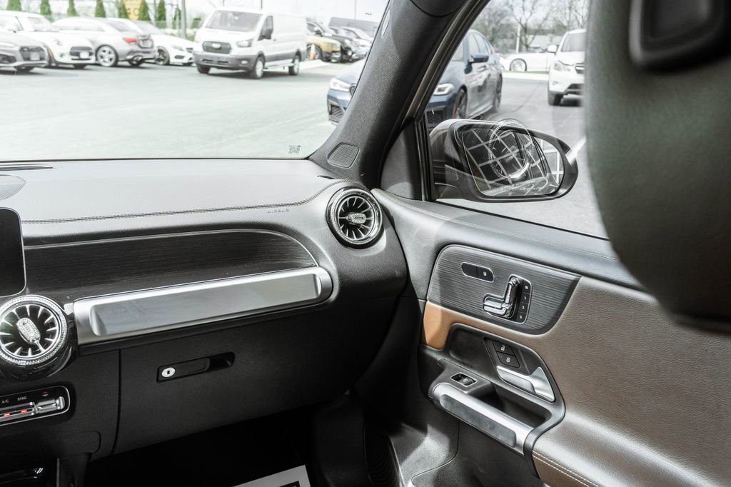 Used 2021 Mercedes-Benz GLB 250 GLB 250 image 12