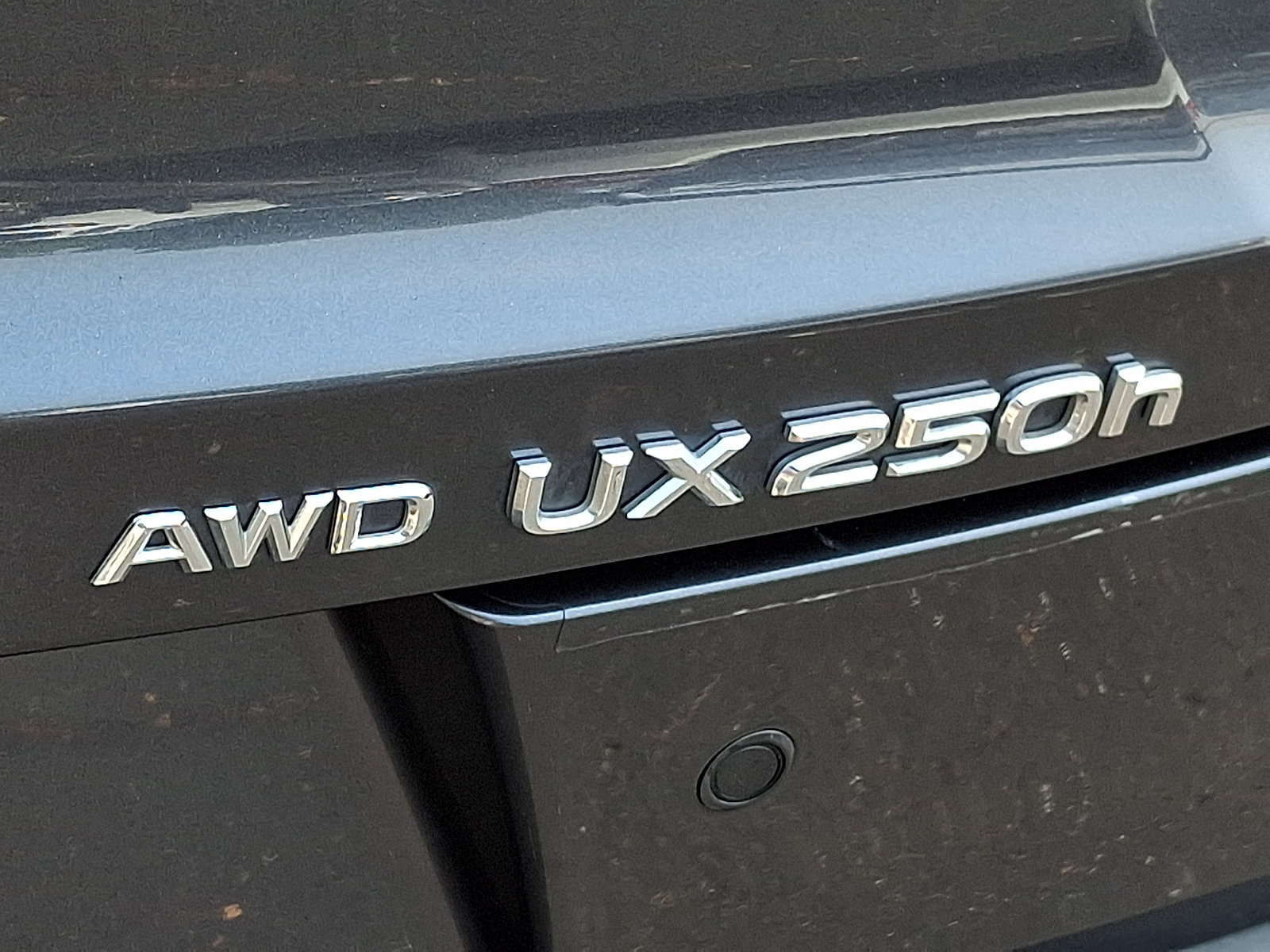 Used 2024 Lexus UX 250h AWD w/ Premium Package image 32