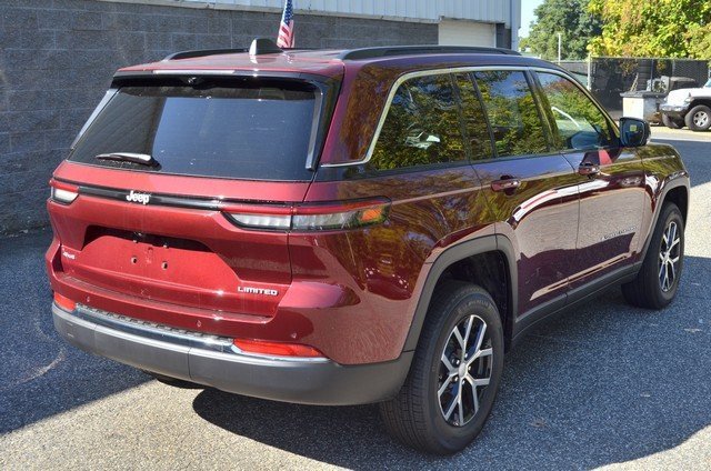 New 2025 Jeep Grand Cherokee Limited w/ Luxury Tech Group II image 8