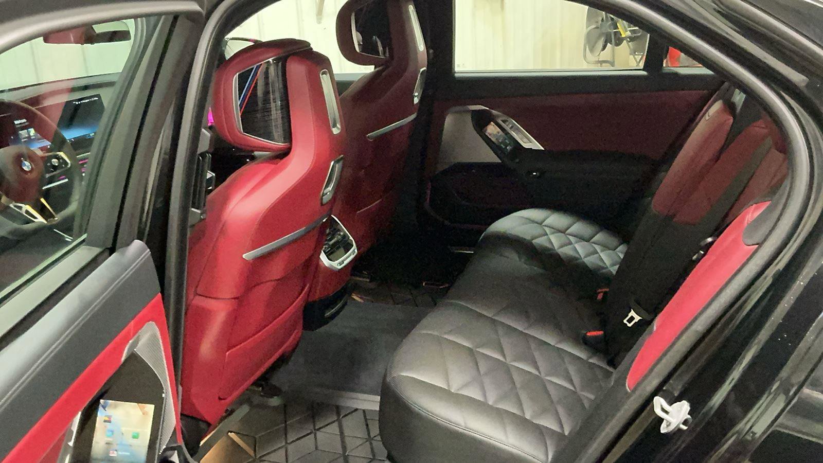 Used 2025 BMW 740i xDrive 740i xDrive image 16