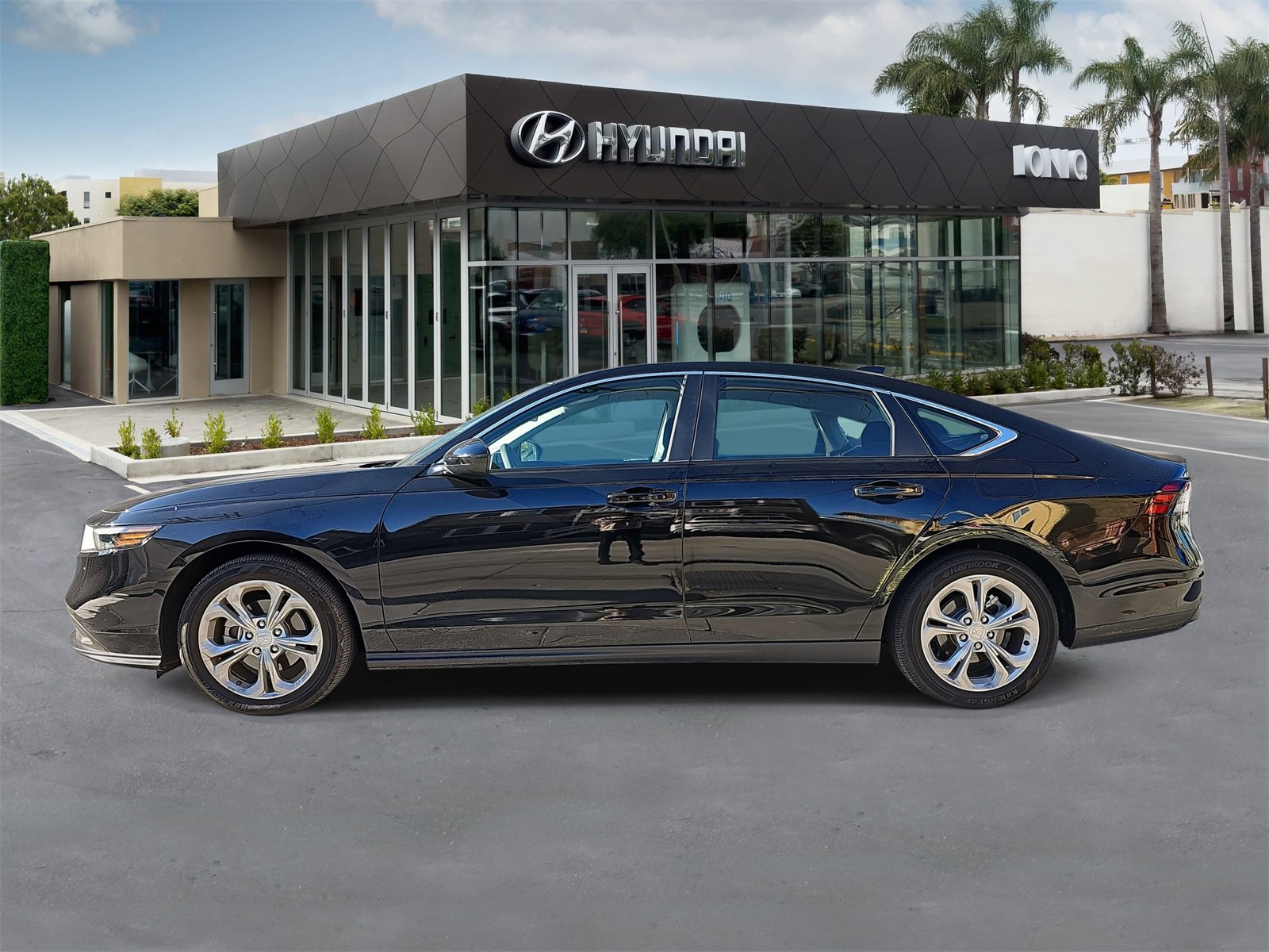 Used 2023 Honda Accord LX image 6