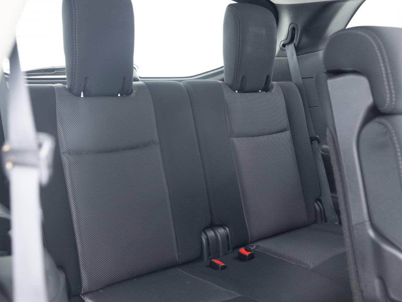 Used 2018 Nissan Pathfinder S AWD/4WD image 31