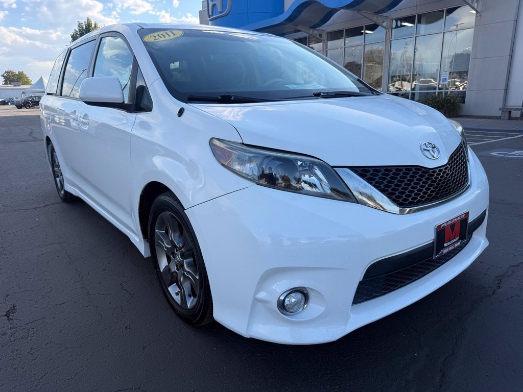 Used 2011 Toyota Sienna SE w/ Preferred Pkg