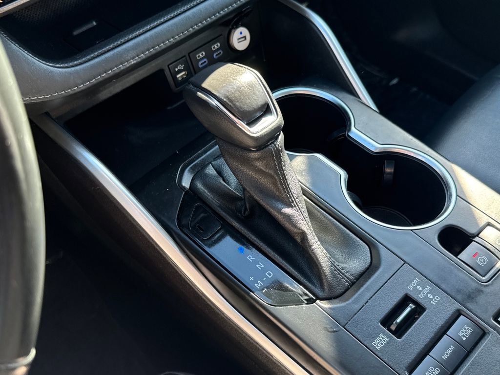 Used 2022 Toyota Highlander XLE image 29