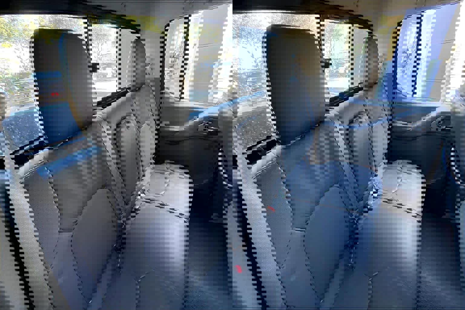 Used 2014 Nissan Frontier SL image 19