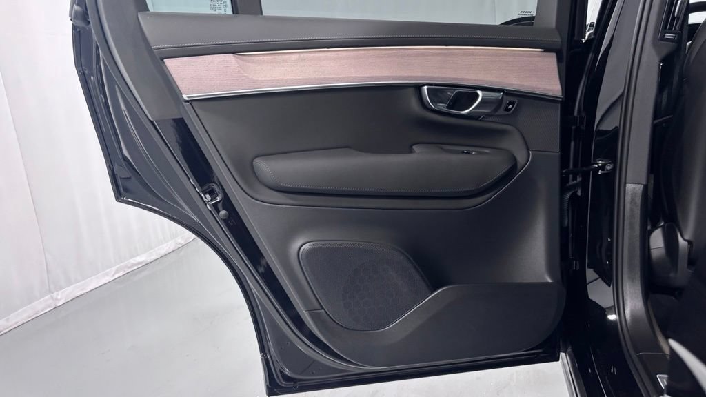 Certified 2026 Volvo XC90 B6 Plus AWD/4WD image 23