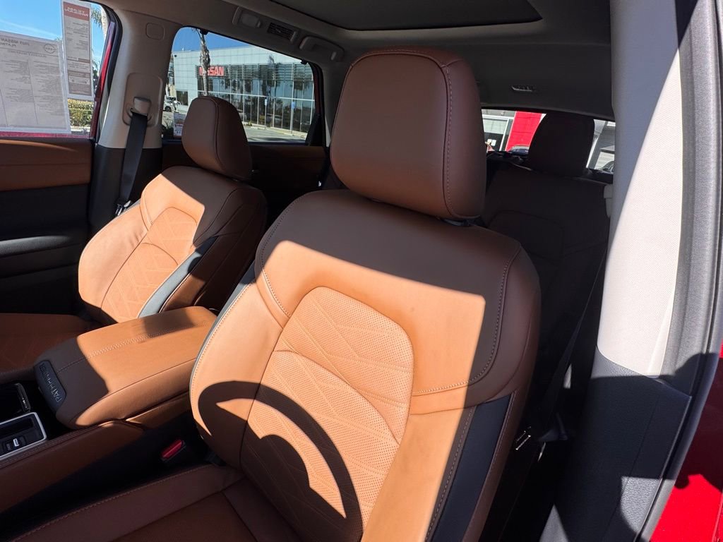 New 2025 Nissan Pathfinder Platinum image 10
