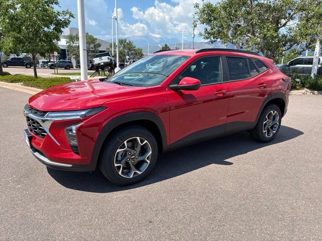 New 2026 Chevrolet Trax LT w/ Driver Confidence Package FWD image 3