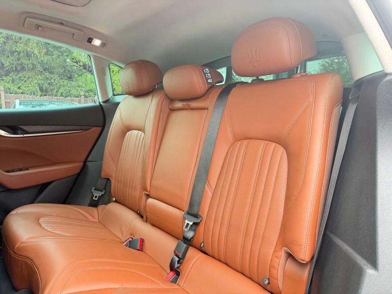 Used 2017 Maserati Levante w/ Luxury Package image 15