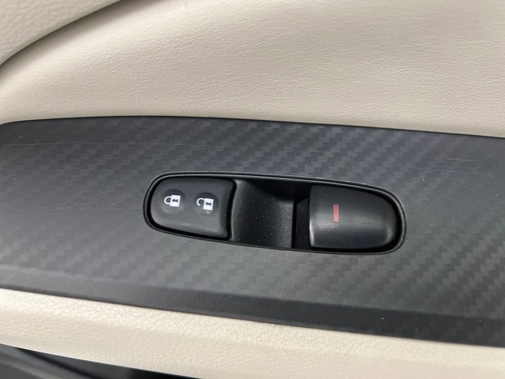Used 2024 Nissan Altima 2.5 SV image 21