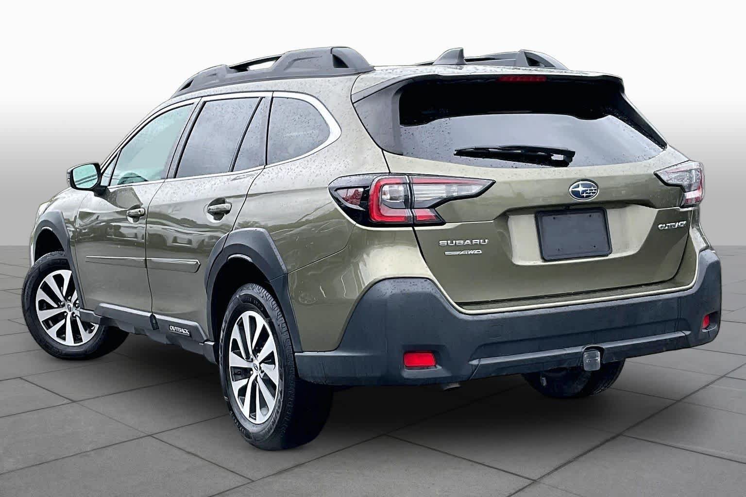 Used 2023 Subaru Outback Premium AWD/4WD image 11