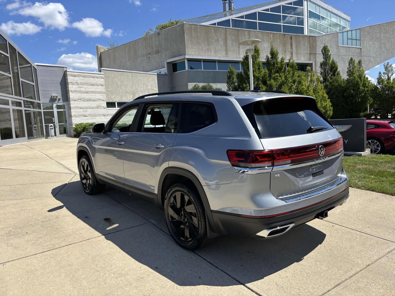New 2026 Volkswagen Atlas SE image 5