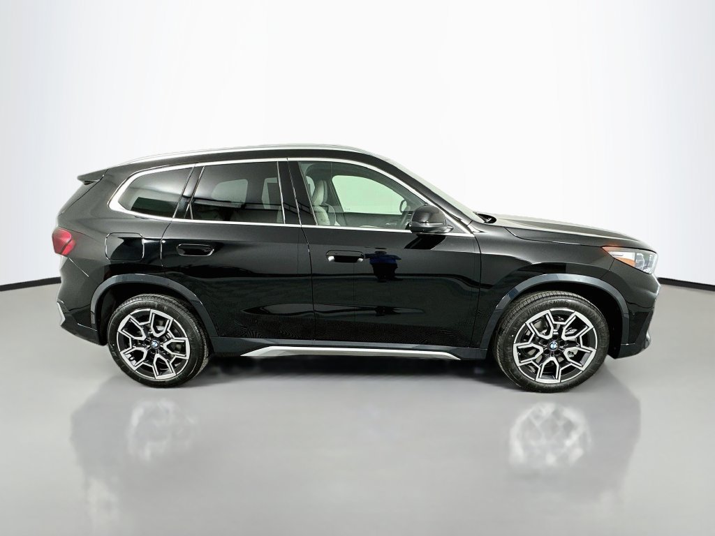 New 2027 BMW X1 xDrive28i w/ Technology Package AWD/4WD image 4