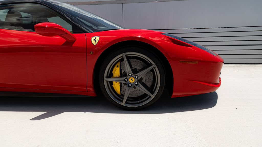 Used 2015 Ferrari 458 Spider RWD image 4