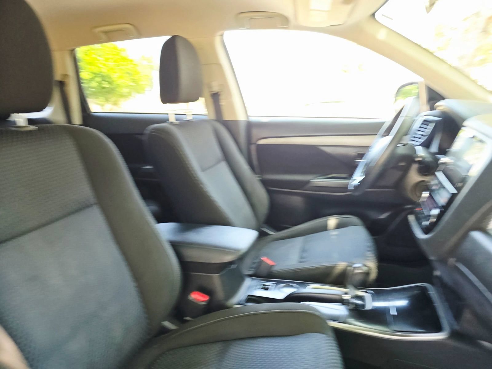 Used 2018 Mitsubishi Outlander SE FWD image 24