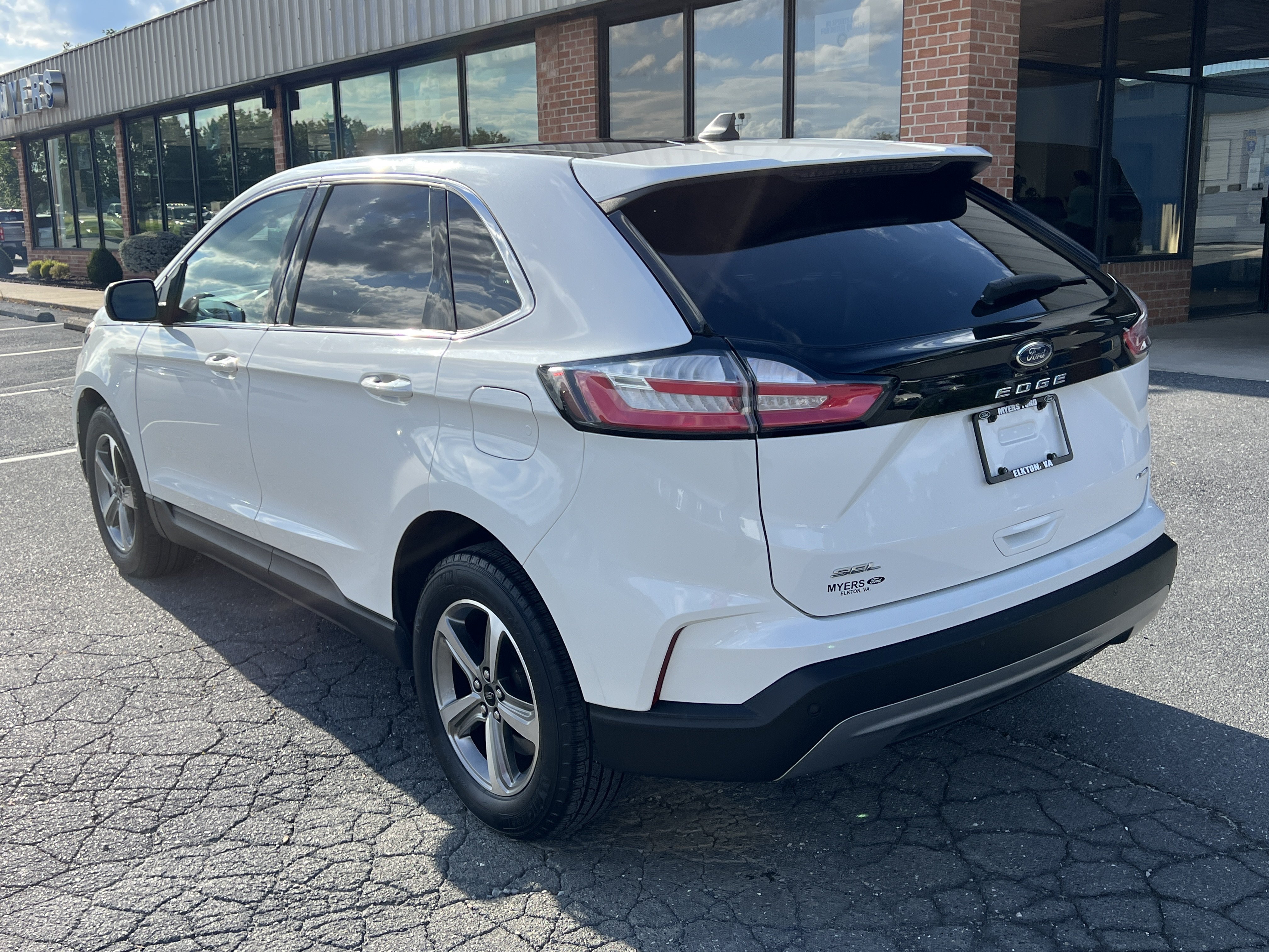 Used 2024 Ford Edge SEL w/ Convenience Package AWD/4WD image 8