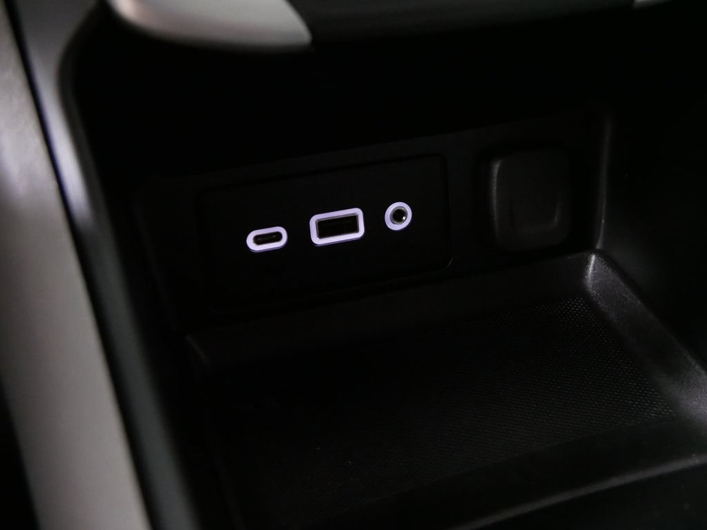 Used 2023 GMC Terrain SLE w/ Driver Convenience Package FWD image 27