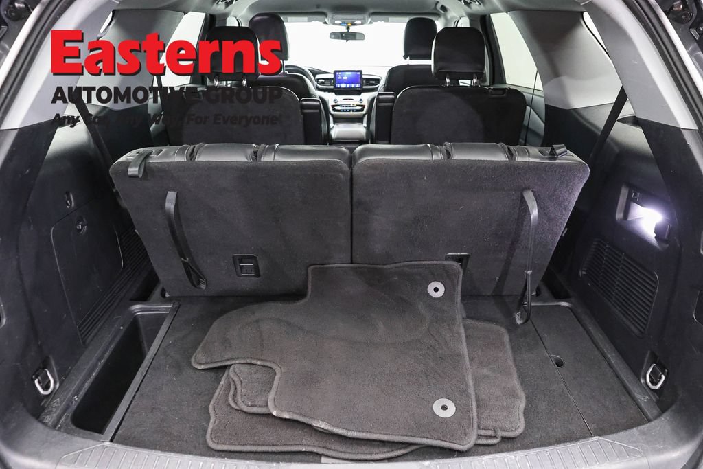 Used 2023 Ford Explorer XLT w/ Equipment Group 202A AWD/4WD image 9