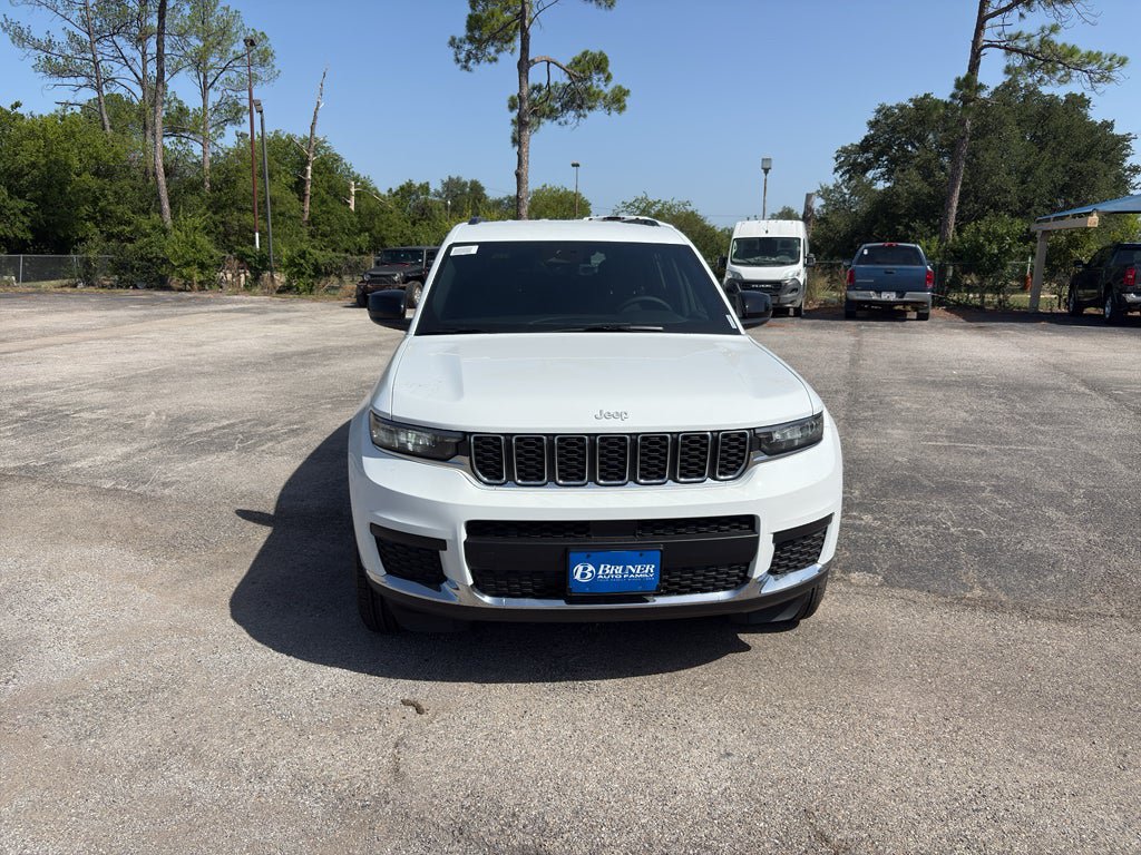 New 2026 Jeep Grand Cherokee L Laredo AWD/4WD image 2