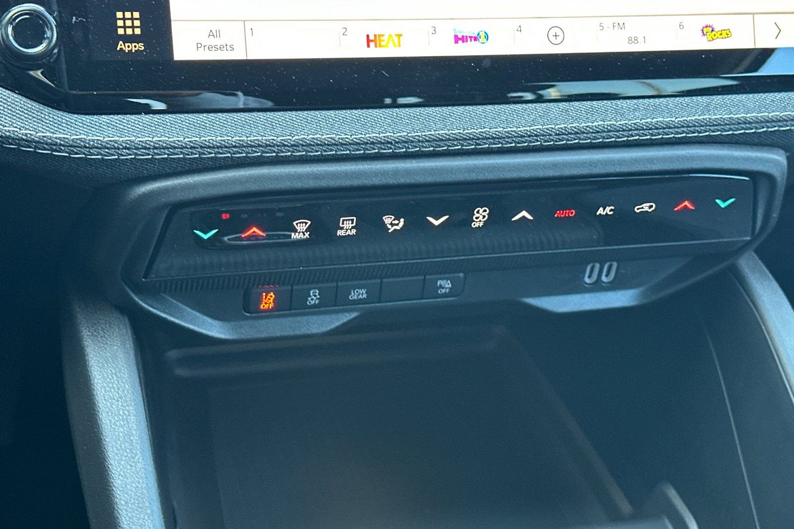 New 2026 Jeep Cherokee Laredo AWD/4WD image 17