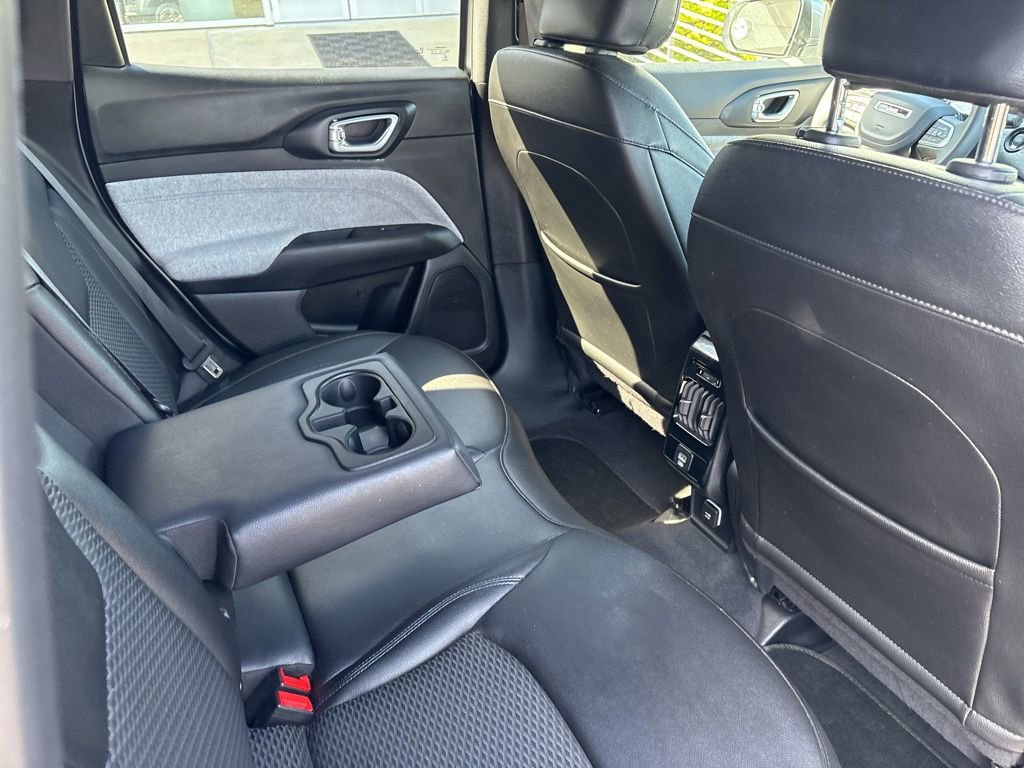 Used 2024 Jeep Compass Latitude image 14