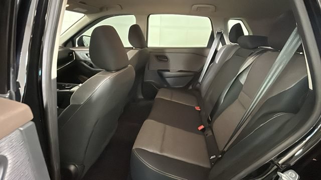 Used 2021 Nissan Rogue S AWD/4WD image 26