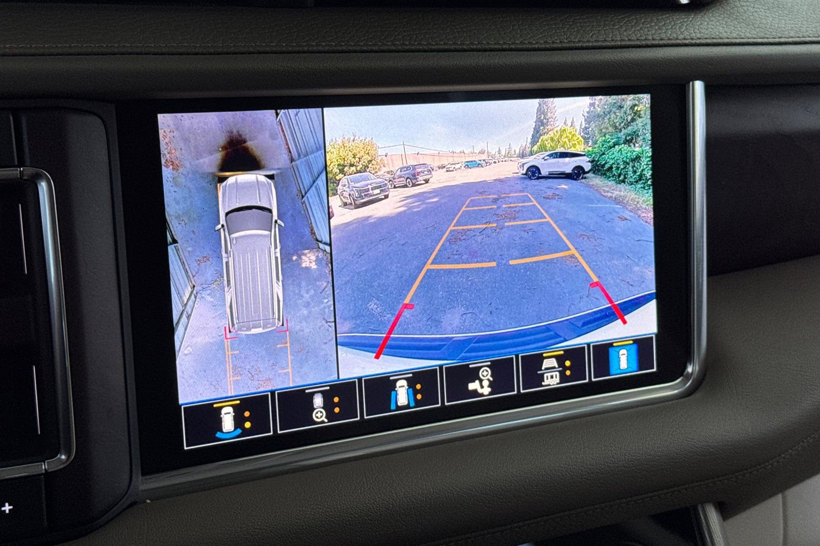 Used 2021 GMC Yukon Denali w/ Denali Ultimate Package image 19