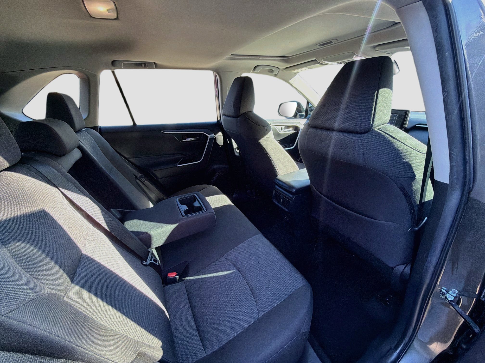 Used 2022 Toyota RAV4 XLE w/ Convenience Package FWD image 24
