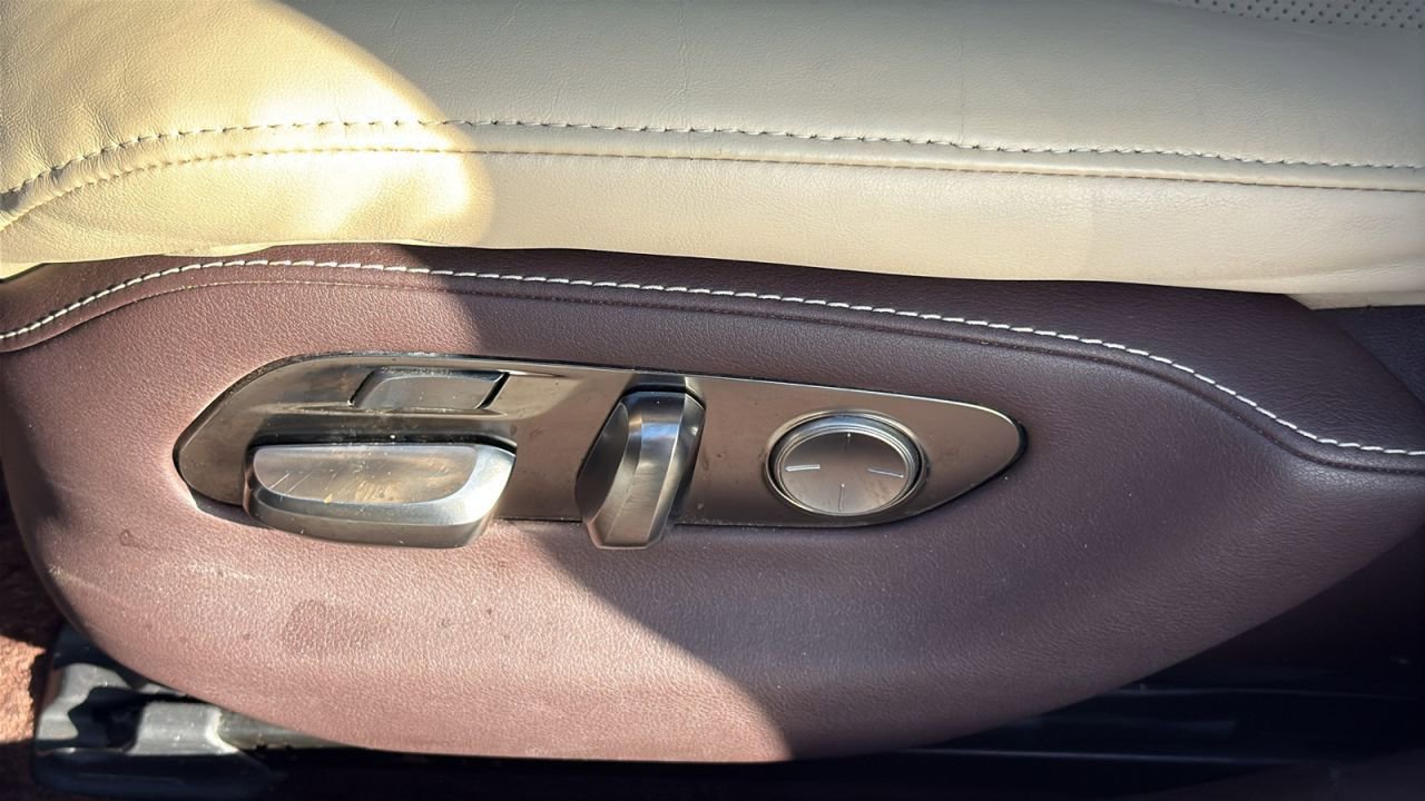 Used 2019 Lexus LS 500 AWD w/ Accessory Package (Z2) image 31