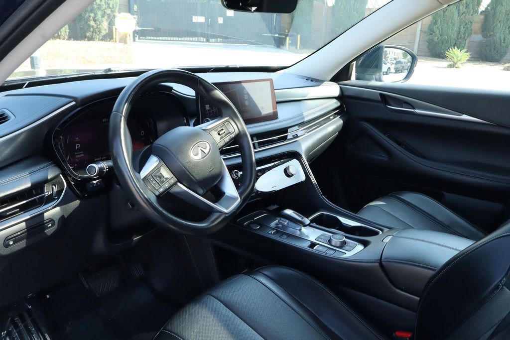 Used 2023 INFINITI QX60 Luxe w/ Cargo Package FWD image 16