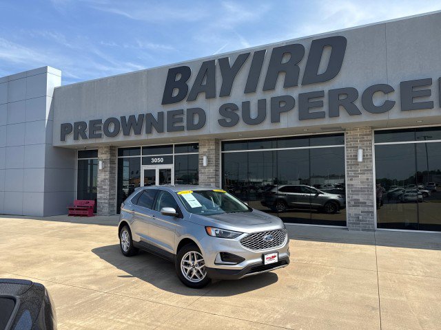 Used 2024 Ford Edge SEL image 3