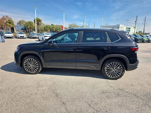 New 2026 Volkswagen Taos SE image 6