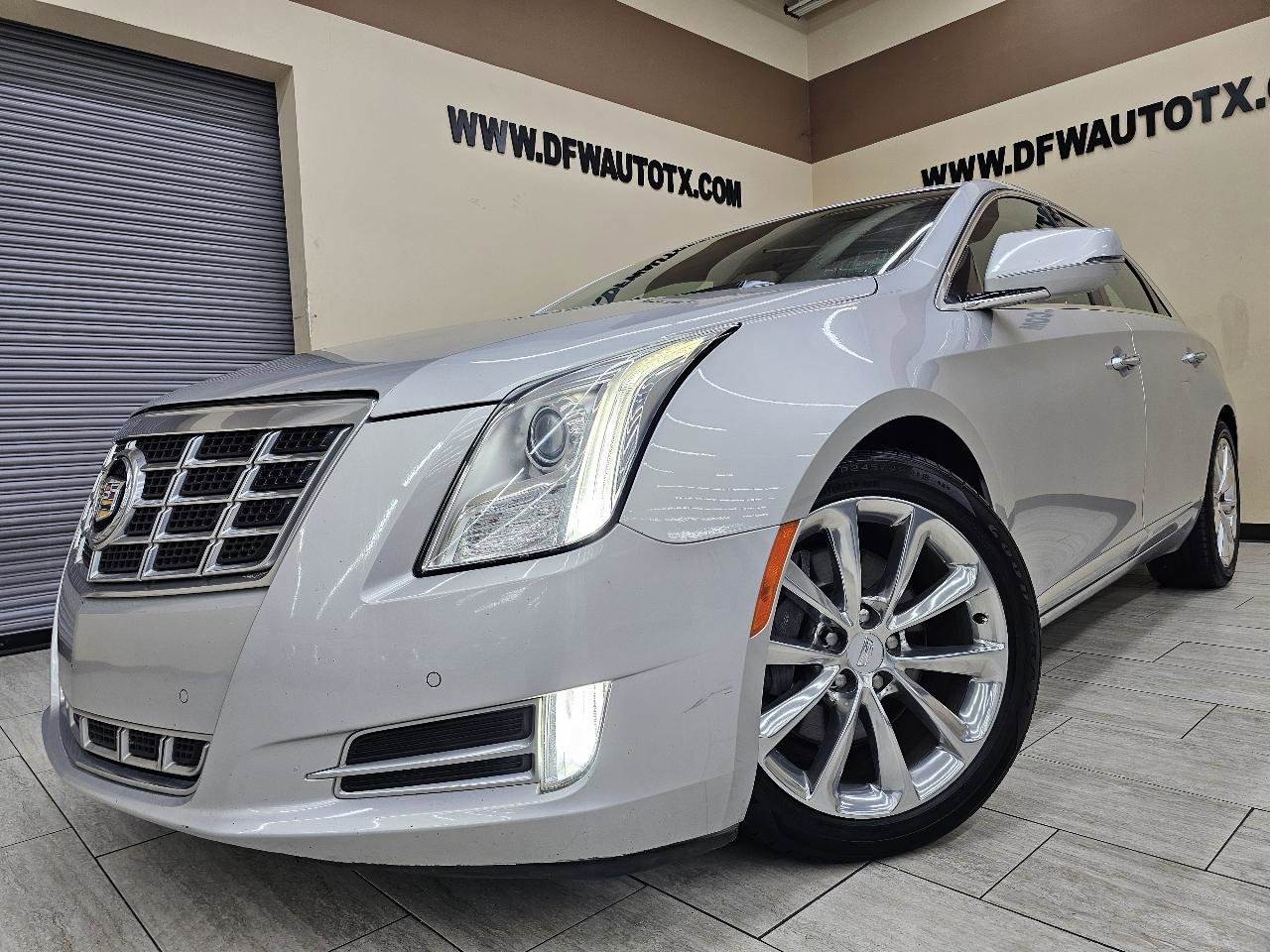 Used 2013 Cadillac XTS Luxury FWD image 1