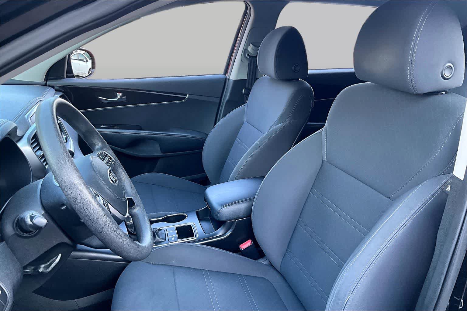 Used 2019 Kia Sorento L FWD image 8