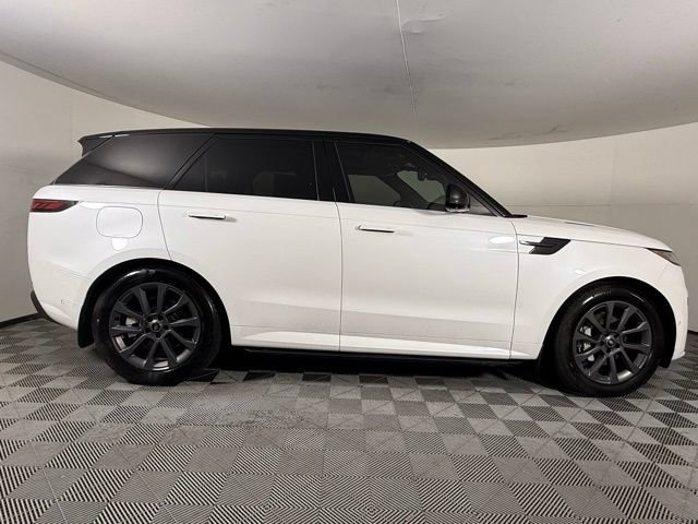 Used 2025 Land Rover Range Rover Sport Dynamic SE AWD/4WD image 9