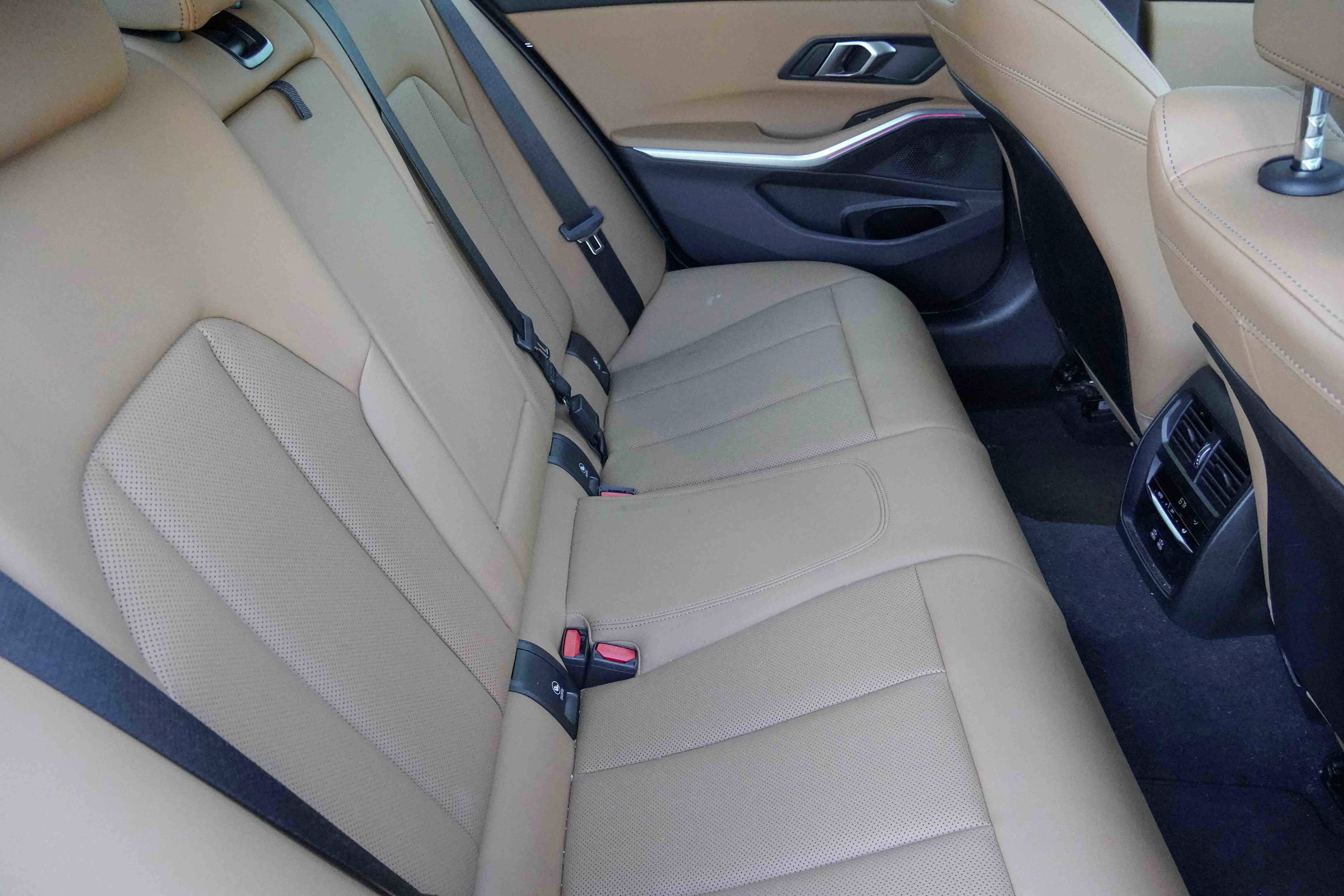 Used 2024 BMW 330i Sedan w/ Convenience Package image 36