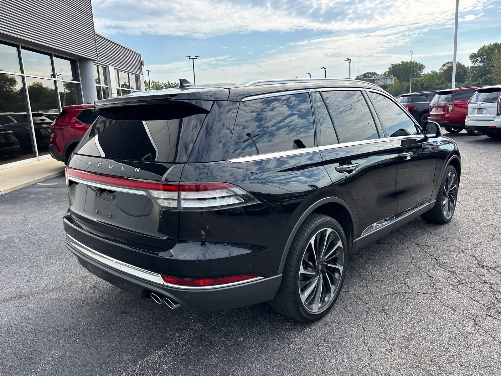 Certified 2023 Lincoln Aviator Reserve w/ Equipment Group 201A AWD/4WD image 7